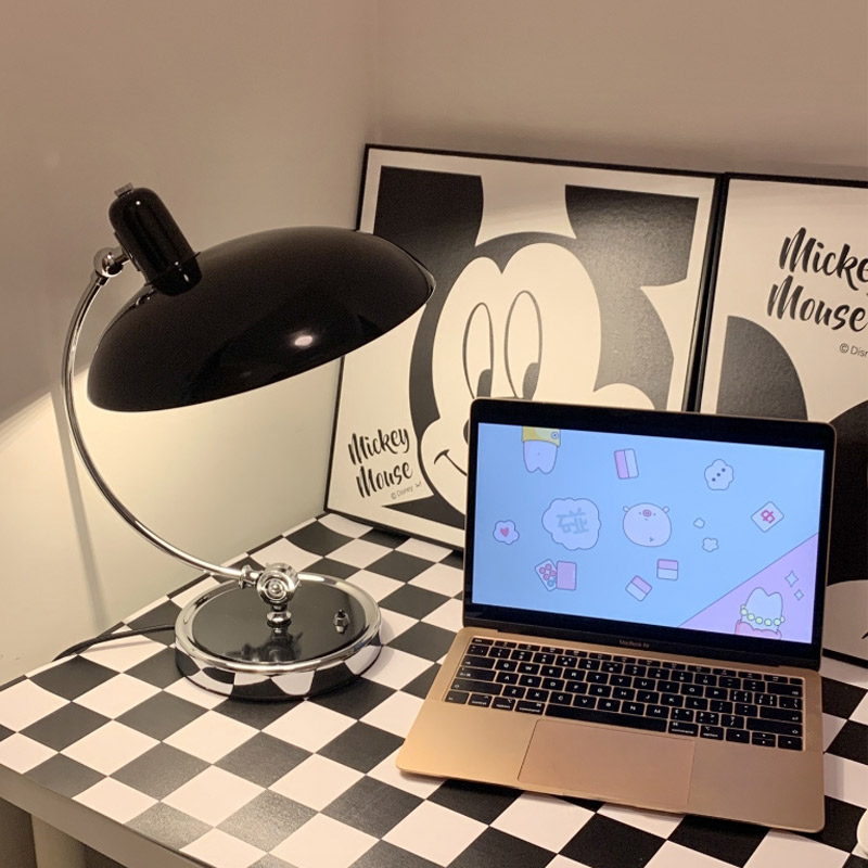 Lampe de table réglable modern - Desk Setup Minimalist avis et prix